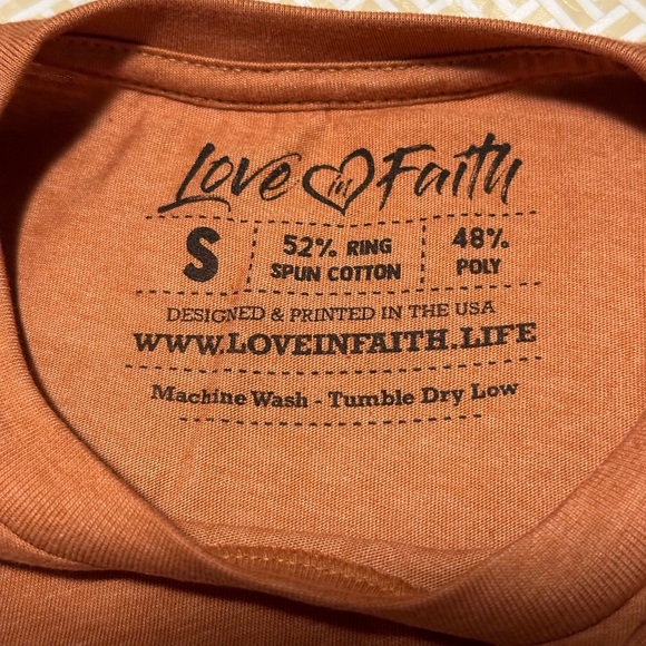 New Women’s Faith round neck small tshirt - Picture 3 of 4